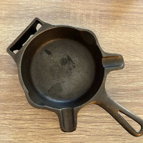 Vintage Griswold Cast Iron Skillet AshTray w/Matchbook Holder great prelove cond